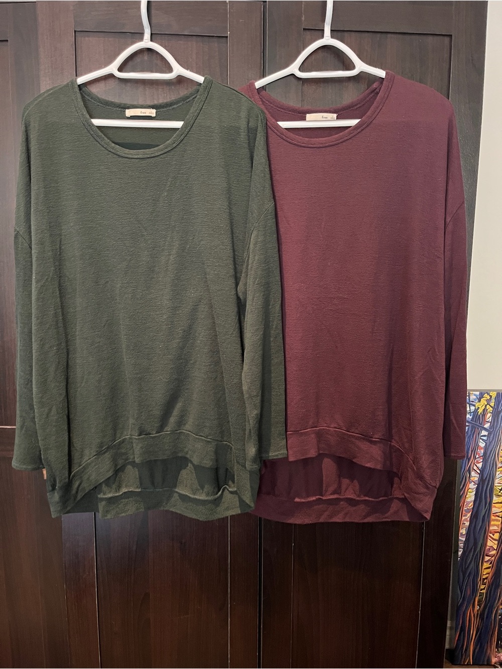 Wilfred Free Aritzia Reposa High-Low Long Sleeve Shirts, Forest Green & Burgundy